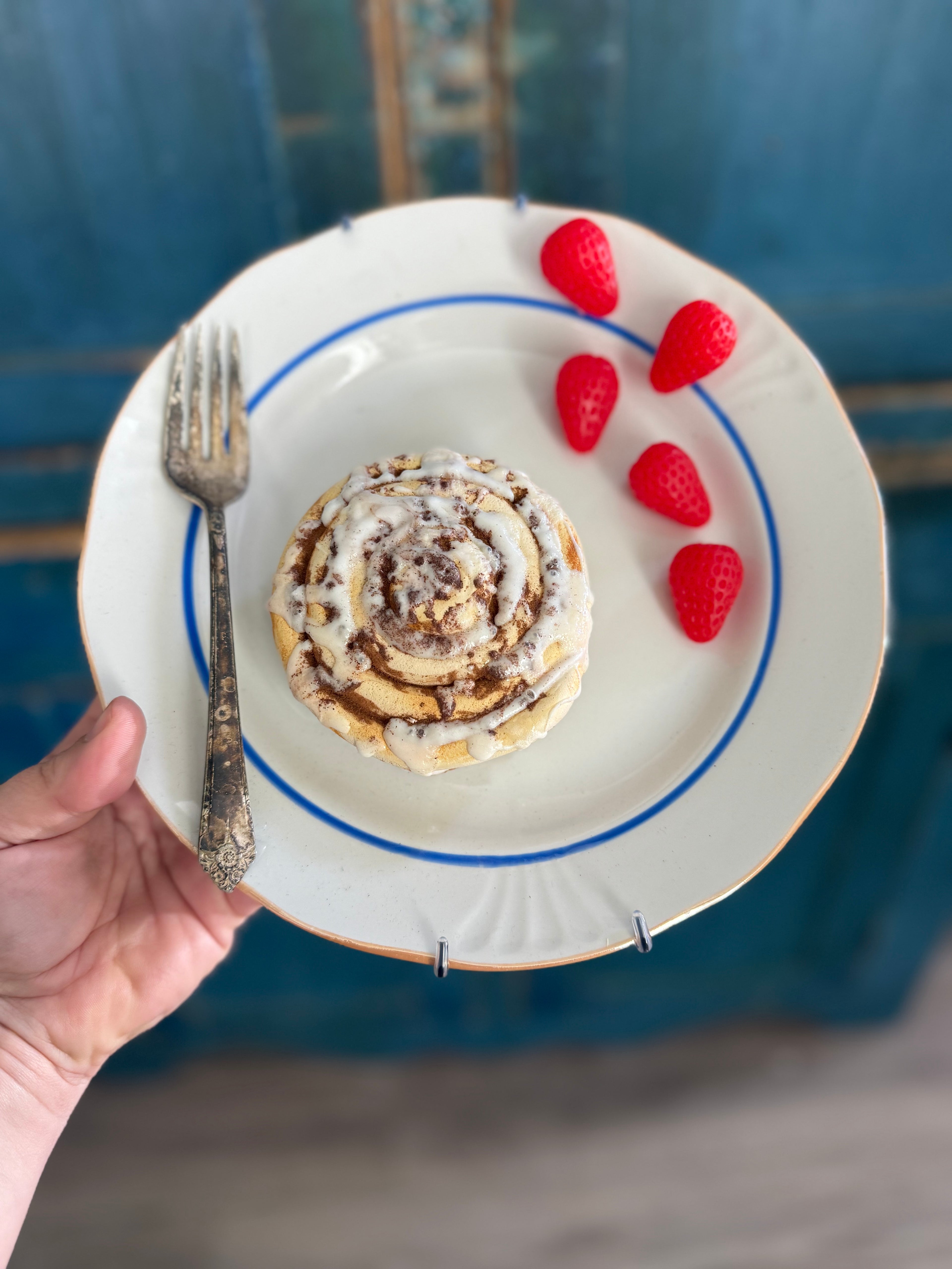 Fake food plate- Cinnamon Roll